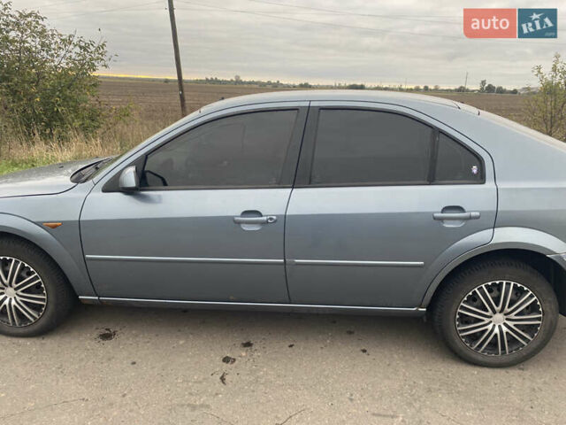 Синій Форд Мондео, об'ємом двигуна 2 л та пробігом 333 тис. км за 3000 $, фото 5 на Automoto.ua