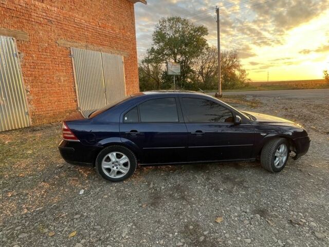 Синий Форд Мондео, объемом двигателя 2 л и пробегом 280 тыс. км за 3500 $, фото 4 на Automoto.ua