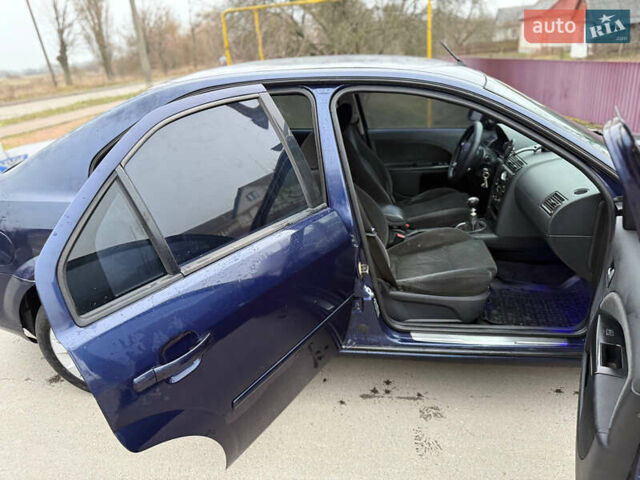 Синий Форд Мондео, объемом двигателя 2 л и пробегом 321 тыс. км за 2800 $, фото 19 на Automoto.ua