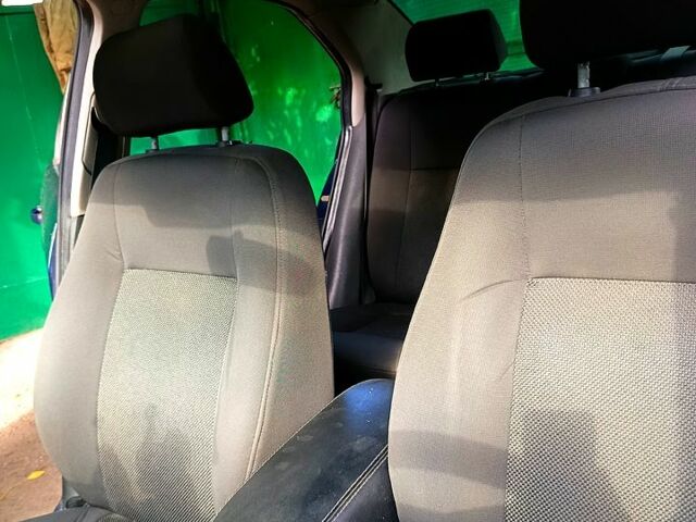 Синій Форд Мондео, об'ємом двигуна 1.8 л та пробігом 100 тис. км за 2500 $, фото 3 на Automoto.ua