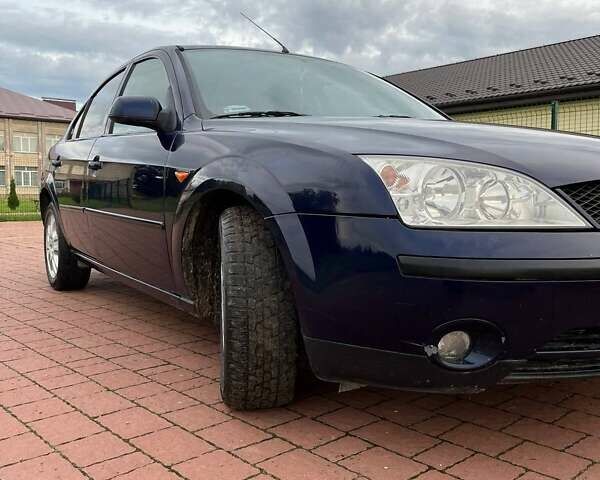 Синий Форд Мондео, объемом двигателя 1.8 л и пробегом 290 тыс. км за 2950 $, фото 1 на Automoto.ua