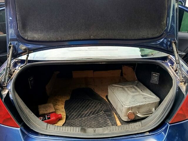 Синій Форд Мондео, об'ємом двигуна 1.8 л та пробігом 100 тис. км за 2500 $, фото 2 на Automoto.ua