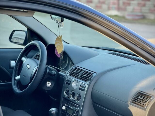 Синий Форд Мондео, объемом двигателя 2 л и пробегом 278 тыс. км за 1150 $, фото 1 на Automoto.ua