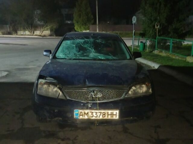 Синий Форд Мондео, объемом двигателя 2 л и пробегом 270 тыс. км за 2100 $, фото 1 на Automoto.ua