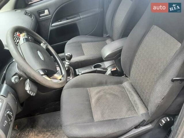 Форд Мондео 2004 в Мироновке на Automoto.ua Синий Форд Мондео, объемом двигателя 2 л и пробегом 260 тыс. км за 2700 $, фото 7 на Automoto.ua