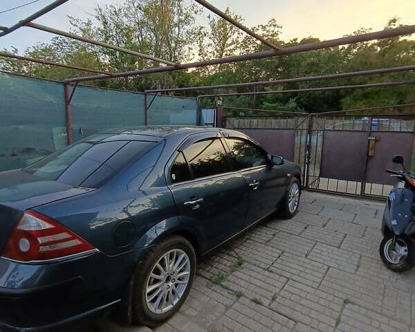 Синий Форд Мондео, объемом двигателя 2 л и пробегом 200 тыс. км за 5200 $, фото 9 на Automoto.ua
