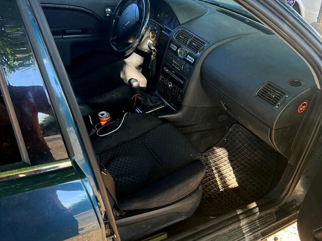 Синий Форд Мондео, объемом двигателя 2 л и пробегом 223 тыс. км за 4500 $, фото 4 на Automoto.ua