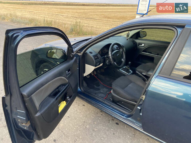 Синий Форд Мондео, объемом двигателя 2 л и пробегом 135 тыс. км за 4900 $, фото 2 на Automoto.ua