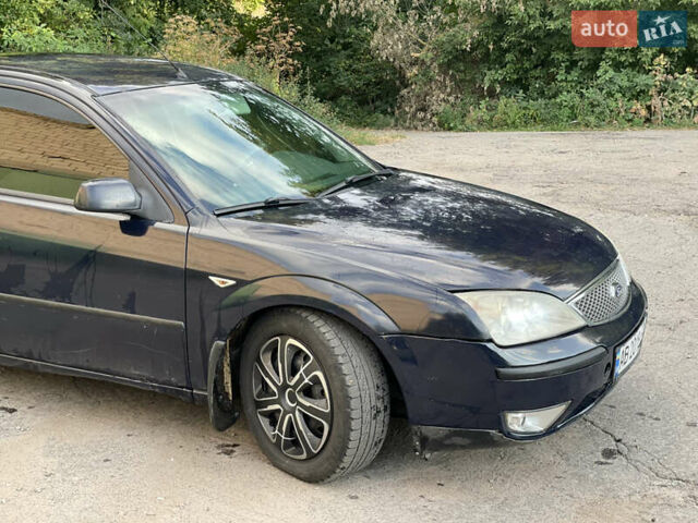 Синий Форд Мондео, объемом двигателя 2 л и пробегом 377 тыс. км за 2200 $, фото 1 на Automoto.ua
