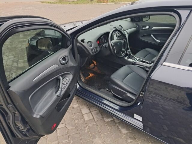 Синий Форд Мондео, объемом двигателя 2 л и пробегом 265 тыс. км за 7200 $, фото 16 на Automoto.ua