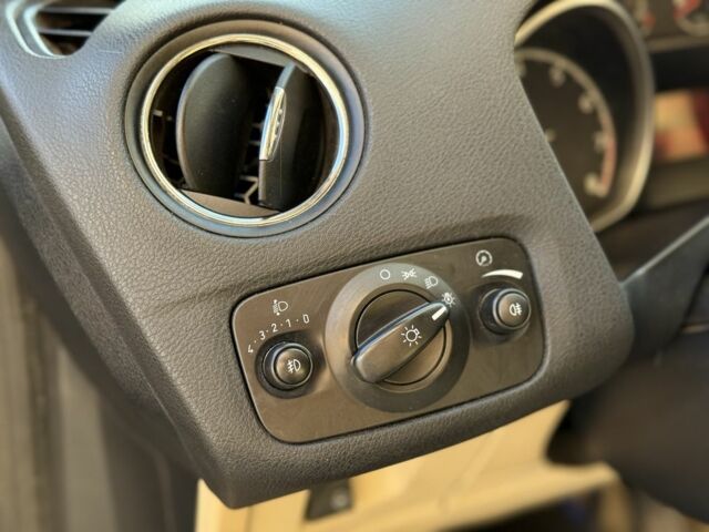 Синій Форд Мондео, об'ємом двигуна 2 л та пробігом 257 тис. км за 5600 $, фото 22 на Automoto.ua