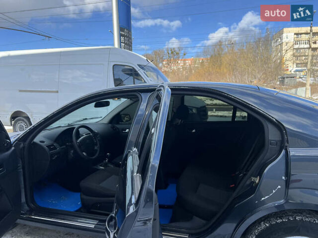 Синій Форд Мондео, об'ємом двигуна 2 л та пробігом 300 тис. км за 3550 $, фото 12 на Automoto.ua