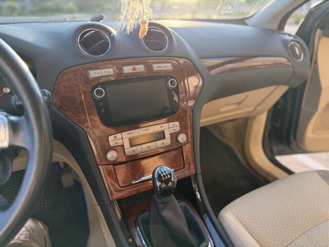 Синій Форд Мондео, об'ємом двигуна 2 л та пробігом 257 тис. км за 5600 $, фото 21 на Automoto.ua