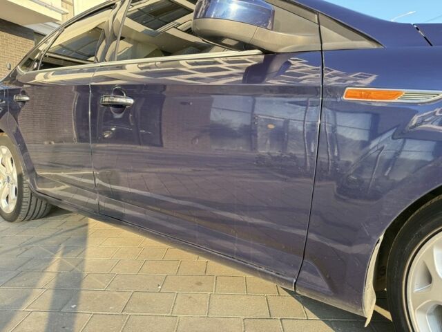 Синій Форд Мондео, об'ємом двигуна 2 л та пробігом 257 тис. км за 5600 $, фото 11 на Automoto.ua