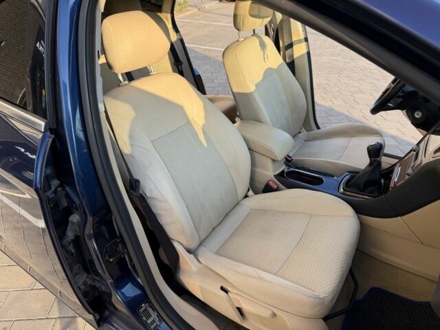 Синій Форд Мондео, об'ємом двигуна 2 л та пробігом 257 тис. км за 5600 $, фото 20 на Automoto.ua