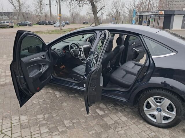 Синий Форд Мондео, объемом двигателя 2 л и пробегом 265 тыс. км за 7200 $, фото 18 на Automoto.ua