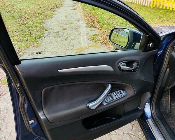 Синій Форд Мондео, об'ємом двигуна 1.8 л та пробігом 228 тис. км за 7000 $, фото 11 на Automoto.ua