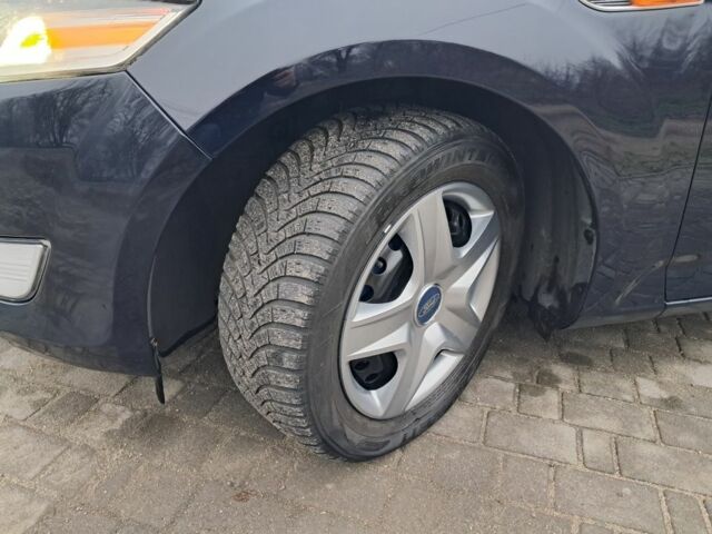 Синий Форд Мондео, объемом двигателя 2 л и пробегом 265 тыс. км за 7200 $, фото 21 на Automoto.ua