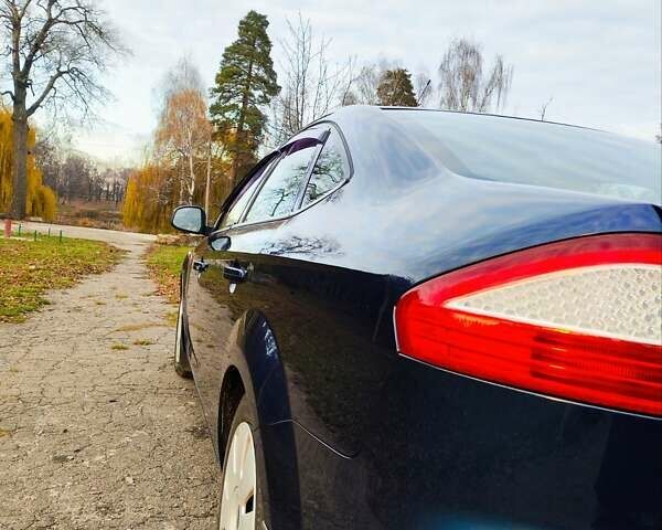 Синій Форд Мондео, об'ємом двигуна 1.8 л та пробігом 228 тис. км за 7000 $, фото 9 на Automoto.ua