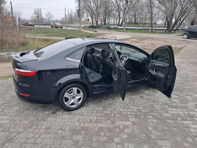 Синий Форд Мондео, объемом двигателя 2 л и пробегом 265 тыс. км за 7200 $, фото 9 на Automoto.ua