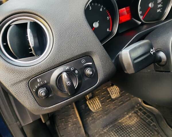 Синій Форд Мондео, об'ємом двигуна 1.8 л та пробігом 228 тис. км за 7000 $, фото 13 на Automoto.ua