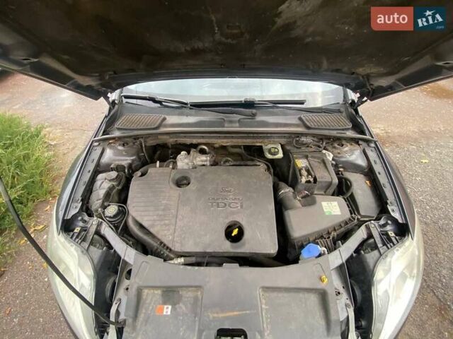 Синий Форд Мондео, объемом двигателя 1.8 л и пробегом 334 тыс. км за 5300 $, фото 5 на Automoto.ua