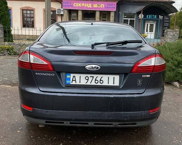 Синий Форд Мондео, объемом двигателя 1.8 л и пробегом 334 тыс. км за 5300 $, фото 4 на Automoto.ua