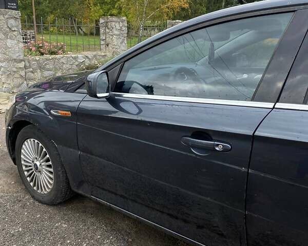 Синий Форд Мондео, объемом двигателя 1.8 л и пробегом 334 тыс. км за 5300 $, фото 2 на Automoto.ua