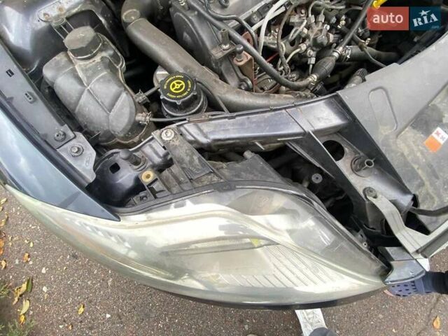 Синий Форд Мондео, объемом двигателя 1.8 л и пробегом 334 тыс. км за 5300 $, фото 13 на Automoto.ua