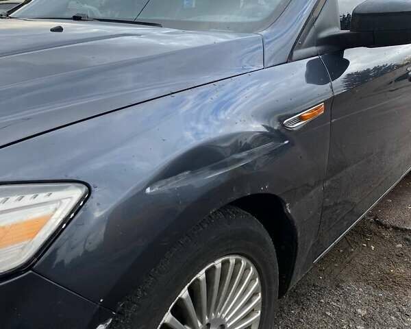 Синий Форд Мондео, объемом двигателя 1.8 л и пробегом 334 тыс. км за 5300 $, фото 8 на Automoto.ua