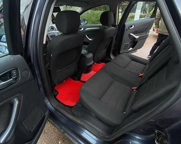 Синий Форд Мондео, объемом двигателя 1.8 л и пробегом 334 тыс. км за 5300 $, фото 21 на Automoto.ua