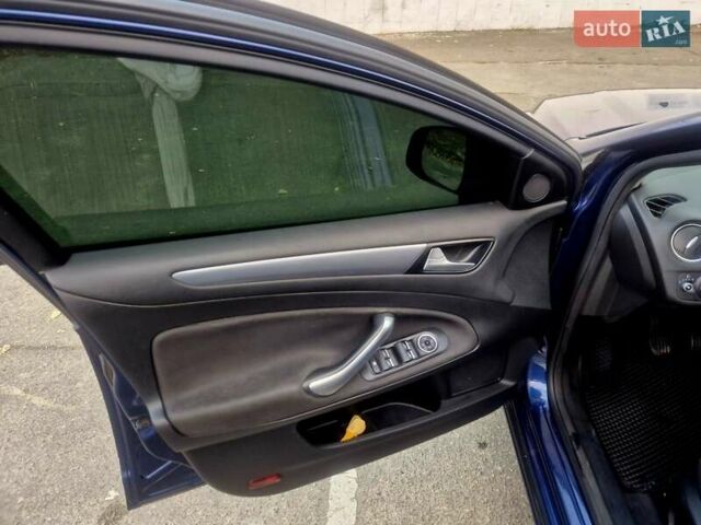 Синий Форд Мондео, объемом двигателя 2 л и пробегом 277 тыс. км за 6300 $, фото 6 на Automoto.ua