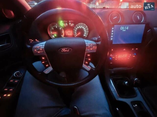 Синий Форд Мондео, объемом двигателя 2 л и пробегом 277 тыс. км за 6300 $, фото 13 на Automoto.ua