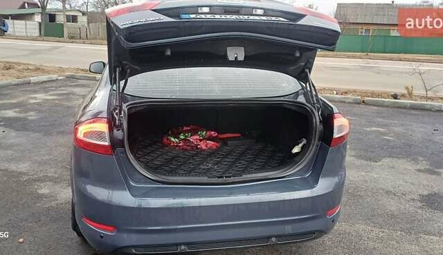 Синий Форд Мондео, объемом двигателя 1.6 л и пробегом 281 тыс. км за 7300 $, фото 8 на Automoto.ua