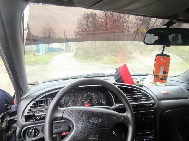 Синий Форд Мондео, объемом двигателя 1.8 л и пробегом 77 тыс. км за 1200 $, фото 10 на Automoto.ua