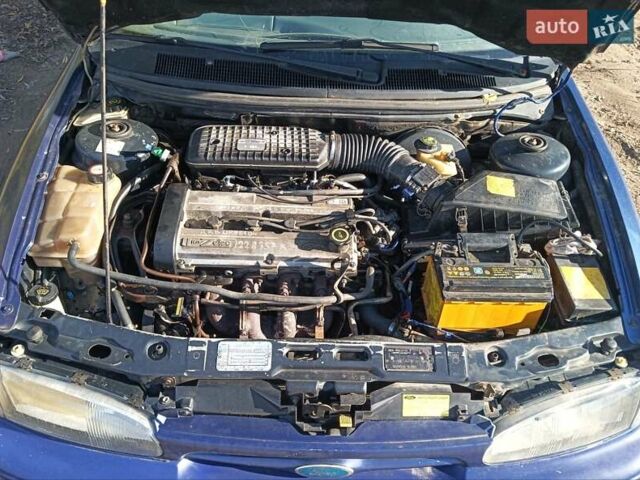 Синий Форд Мондео, объемом двигателя 1.8 л и пробегом 300 тыс. км за 999 $, фото 11 на Automoto.ua