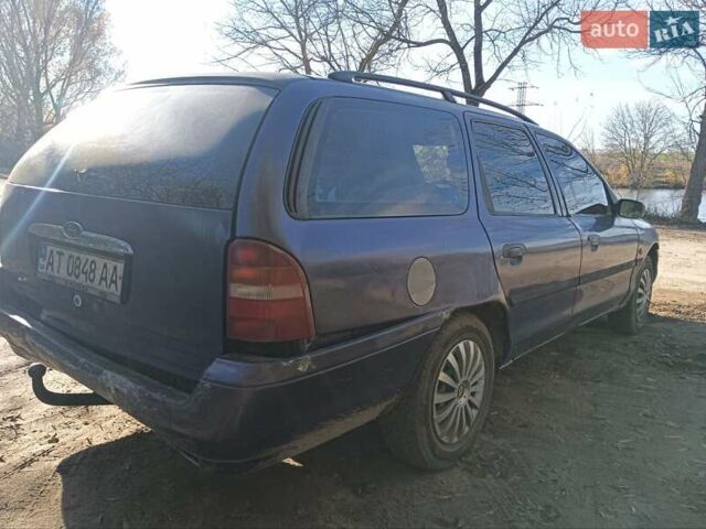 Синий Форд Мондео, объемом двигателя 1.8 л и пробегом 300 тыс. км за 999 $, фото 6 на Automoto.ua