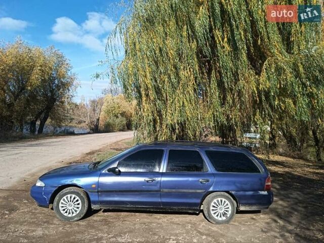 Синий Форд Мондео, объемом двигателя 1.8 л и пробегом 300 тыс. км за 999 $, фото 8 на Automoto.ua