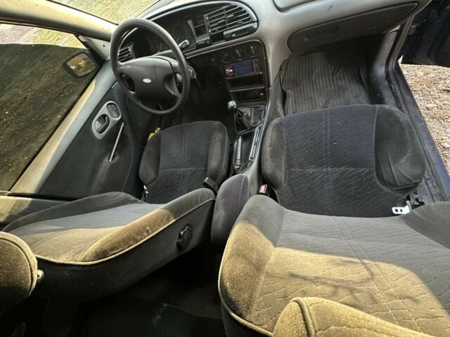 Синій Форд Мондео, об'ємом двигуна 0 л та пробігом 284 тис. км за 800 $, фото 8 на Automoto.ua