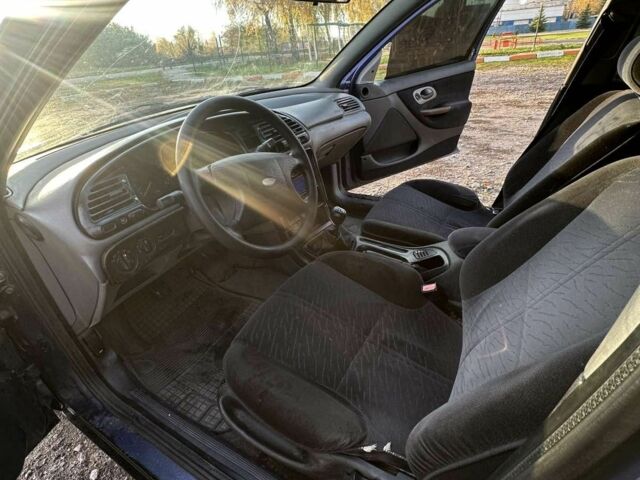 Синій Форд Мондео, об'ємом двигуна 0 л та пробігом 284 тис. км за 800 $, фото 7 на Automoto.ua