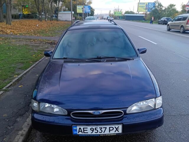 Синій Форд Мондео, об'ємом двигуна 1.8 л та пробігом 1000 тис. км за 2300 $, фото 5 на Automoto.ua