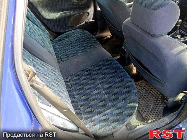 Синий Форд Мондео, объемом двигателя 1.8 л и пробегом 292 тыс. км за 1600 $, фото 2 на Automoto.ua