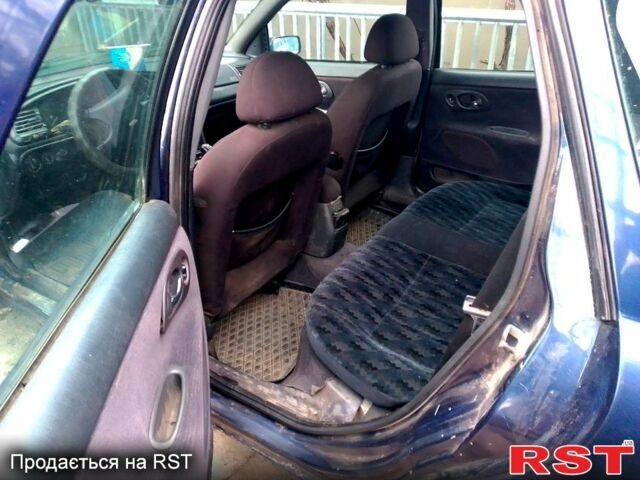 Синий Форд Мондео, объемом двигателя 1.8 л и пробегом 0 тыс. км за 1300 $, фото 2 на Automoto.ua