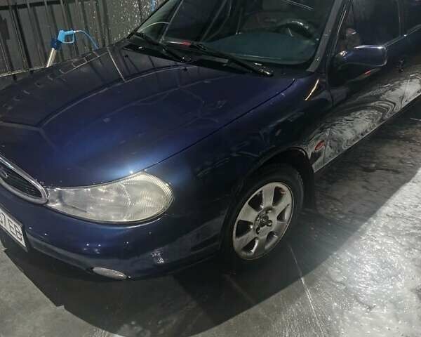 Синій Форд Мондео, об'ємом двигуна 1.8 л та пробігом 287 тис. км за 1300 $, фото 6 на Automoto.ua