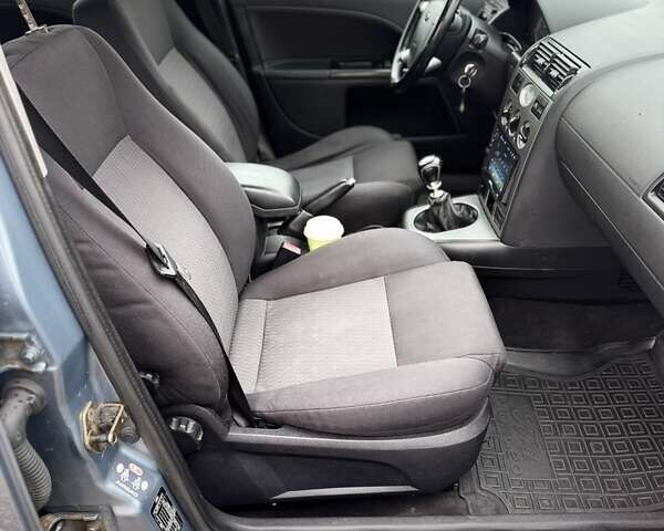 Синий Форд Мондео, объемом двигателя 2 л и пробегом 320 тыс. км за 3899 $, фото 25 на Automoto.ua