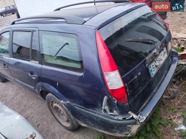 Синій Форд Мондео, об'ємом двигуна 1.8 л та пробігом 250 тис. км за 1300 $, фото 2 на Automoto.ua