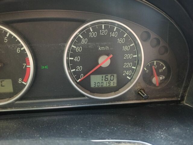 Форд Мондео 2001 у Вышгороде на Automoto.ua Синій Форд Мондео, об'ємом двигуна 2 л та пробігом 300 тис. км за 4100 $, фото 7 на Automoto.ua