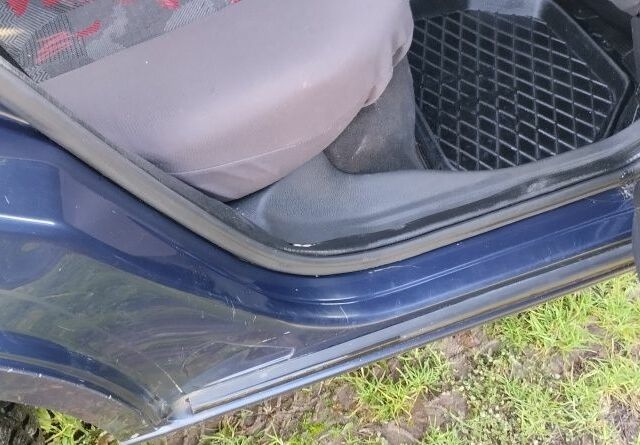 Синий Форд Мондео, объемом двигателя 2 л и пробегом 346 тыс. км за 2235 $, фото 9 на Automoto.ua