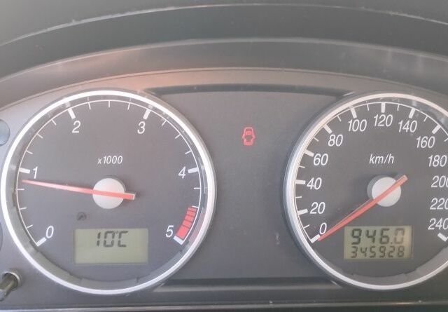 Синий Форд Мондео, объемом двигателя 2 л и пробегом 346 тыс. км за 2235 $, фото 2 на Automoto.ua