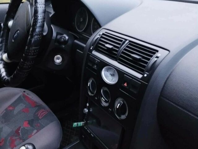 Синий Форд Мондео, объемом двигателя 2 л и пробегом 340 тыс. км за 2500 $, фото 5 на Automoto.ua